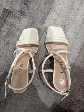 Unisa Cream Strappy Square-Toe Heeled Sandals